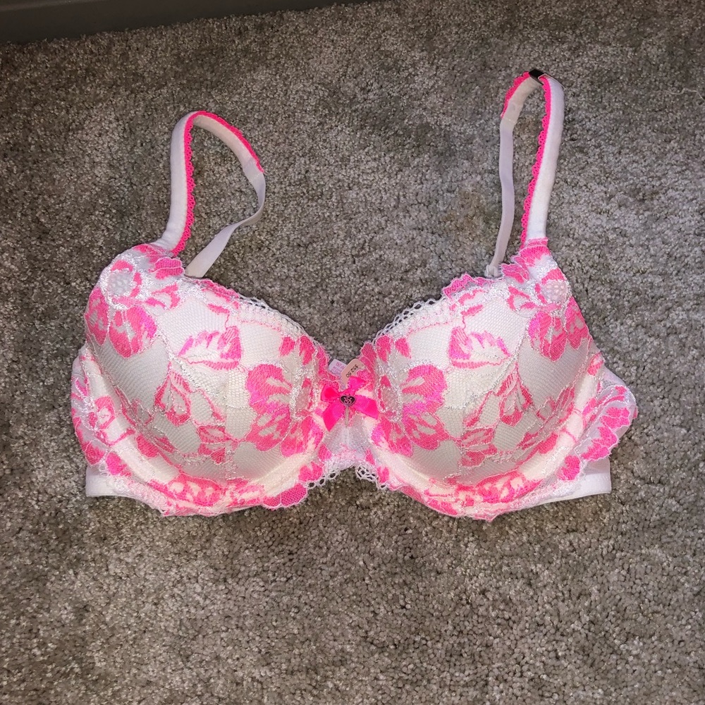 Victoria’s Secret Bra 32C